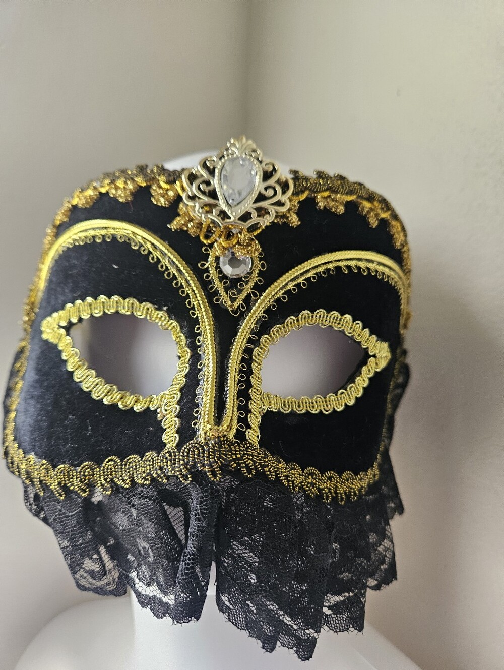 Universal Studio Black and Gold Venetian Lace Masquerade Mask New